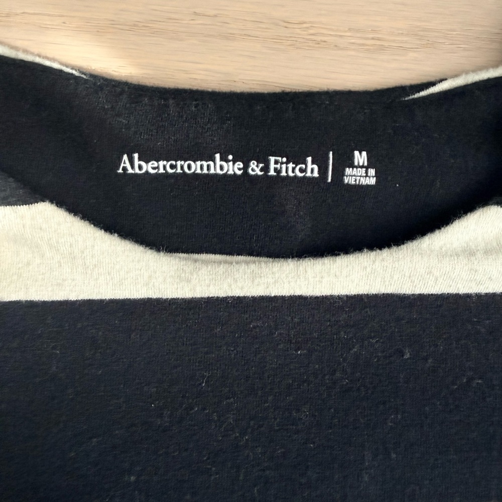 Abercrombie & Fitch Short-Sleeve Cotton-Blend Seamless
Fabric Crew Bodysuit - Picture 2 of 7